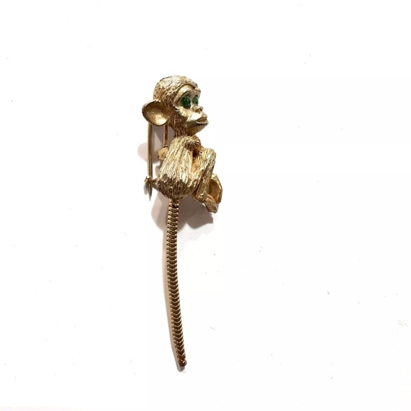 Vtg Brooch Monkey Gold Tone W/ green eyes Articulated turbogas tail 2.5” 1960’s - Picture 7 of 13